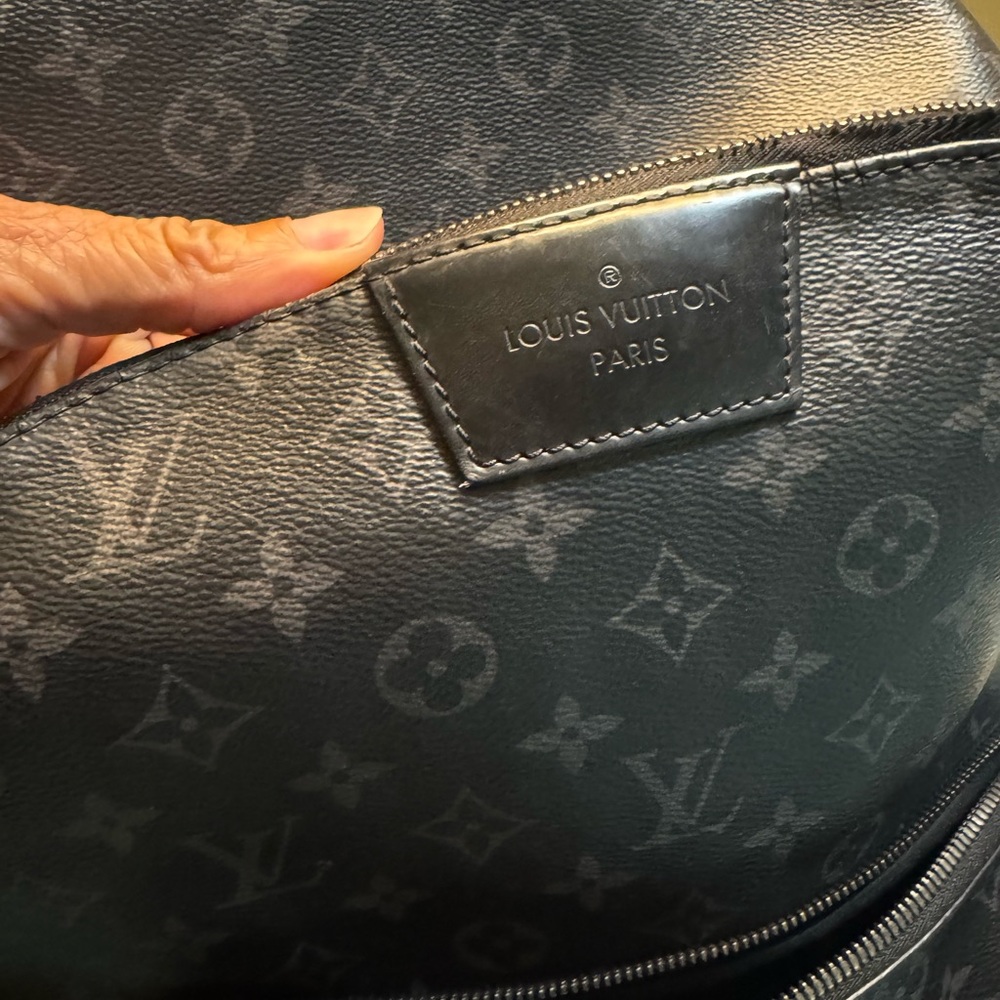 Louis Vuitton Discovery Black Monogram Backpack - Picture 4 of 11